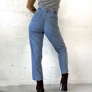 Women’s Vintage High Waist Jeans SIZE 14 (34”)